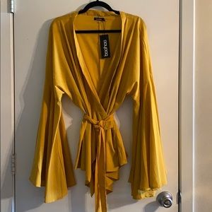 Extreme Sleeve Wrap Top